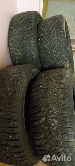 Bridgestone Blizzak Spike-02 225/50 R17