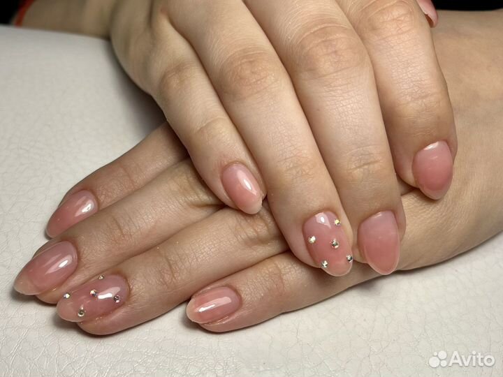 Маникюр, педикюр м. Приморская, Одоевского 22