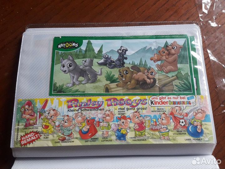 Kinder Пещерные люди Семейки поросята