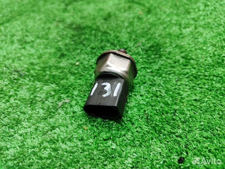 Датчик давления топлива Volkswagen Touareg 7L