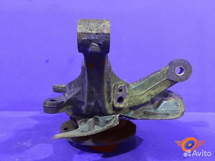 Кулак передний левый Suzuki Sx4 2 хетчбэк M16A