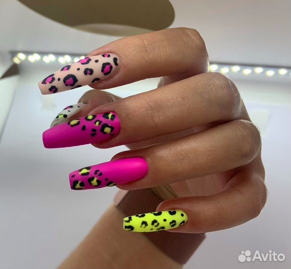 Маникюр,наращивание ногтей,гель-лак,коррекция