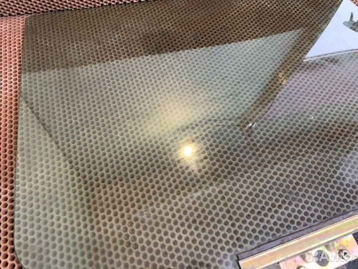 Стекло заднее левое УАЗ Патриот легковой змз