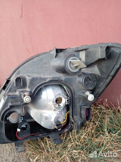 Фара передня правая для Мерседес sprinter