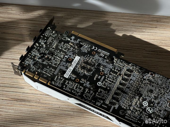 Gtx 1080 Ti 11 gb gigabyte