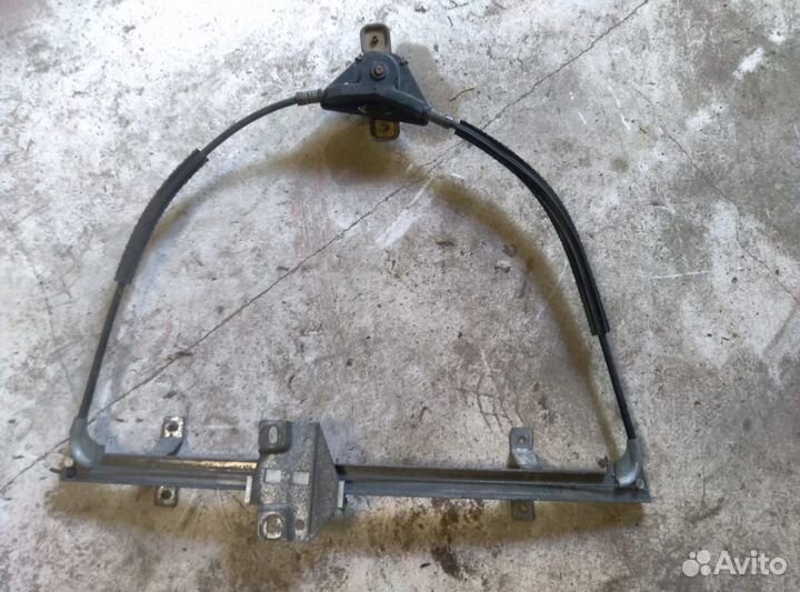Стеклоподъемник передний Форд Фиеста3 3door
