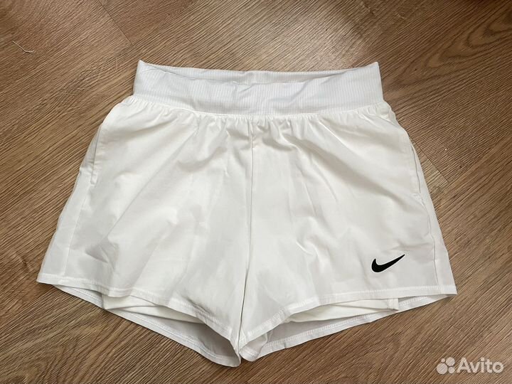 Теннисные шорты nike