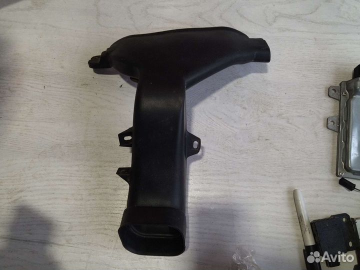 Toyota Highlander Воздухозаборник