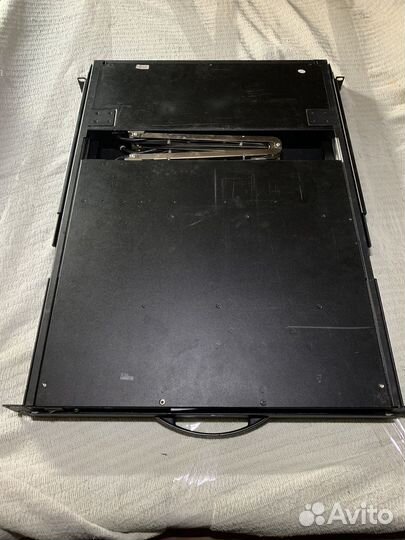 8-портовая квм-консоль