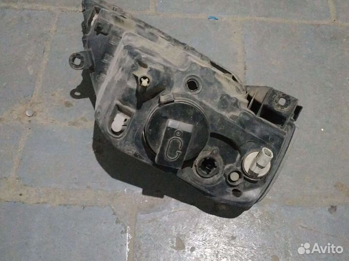 Фара Logan / Largus