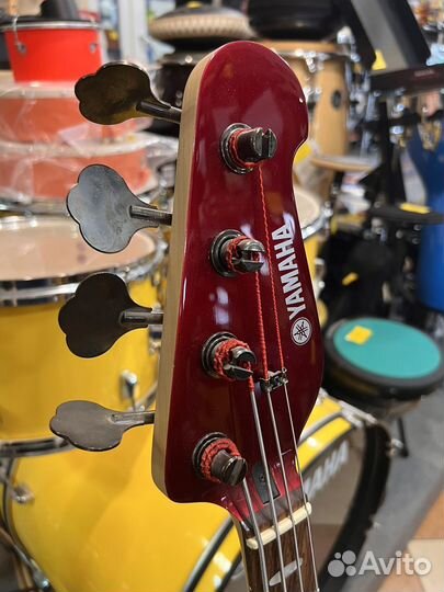 Бас гитара yamaha