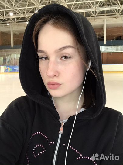 Тренер по фигурному катанию