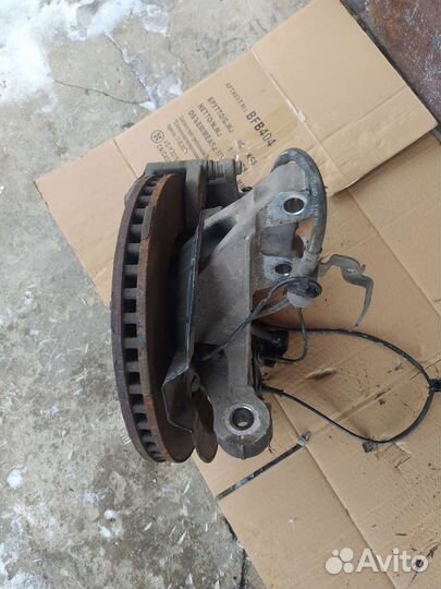 Кулак передний Hyundai Santa Fe 4 2021