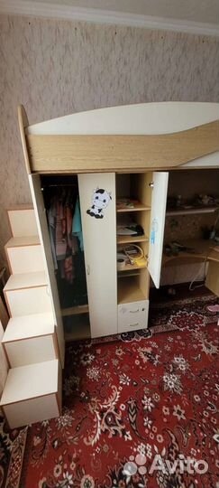 Детская кровать чердак со столом и шкафом бу