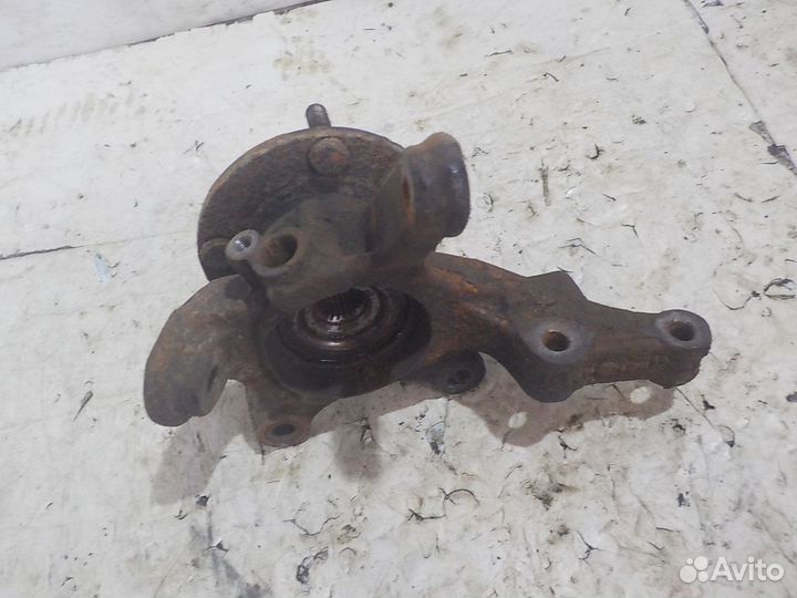 Кулак поворотный передний левый Nissan Almera N16