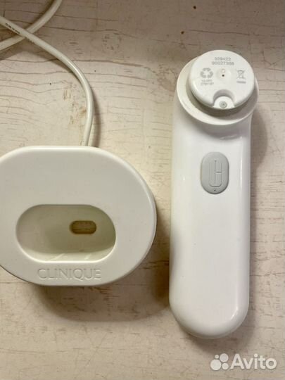 Clinique Sonic System очищающая щетка