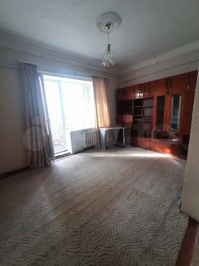 Комната 24 м² в 3-к., 1/2 эт.