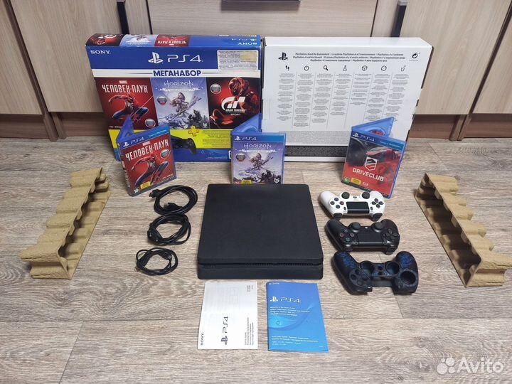 Sony PS4 Slim 1tb, 2 геймпада, игры