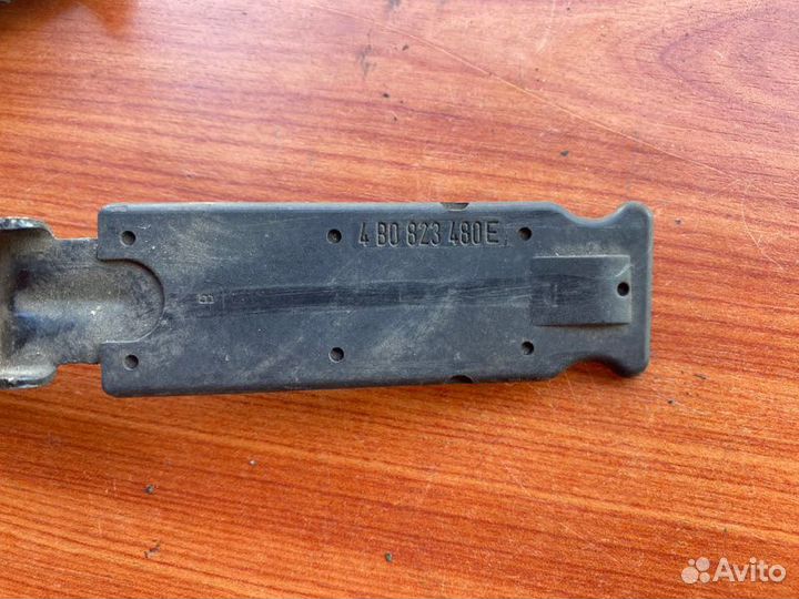 Замок капота Audi C6