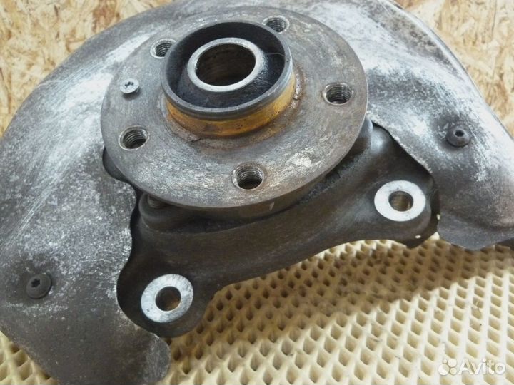 Кулак поворотный передний левый Audi A4 B8 2007-2015 (4G0407253B)