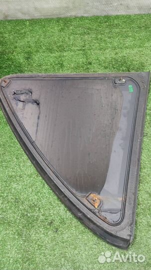 Стекло багажника левое Ssangyong Rexton 2005