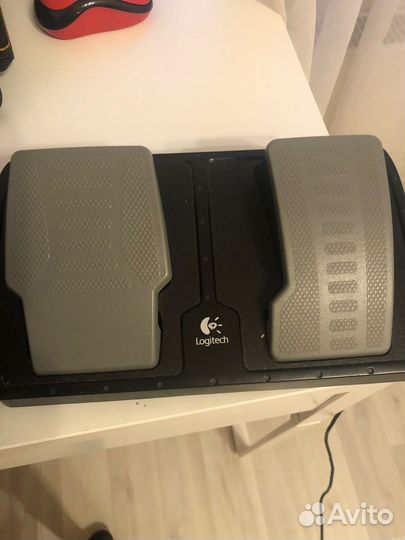 Игровой руль с педалями logitech