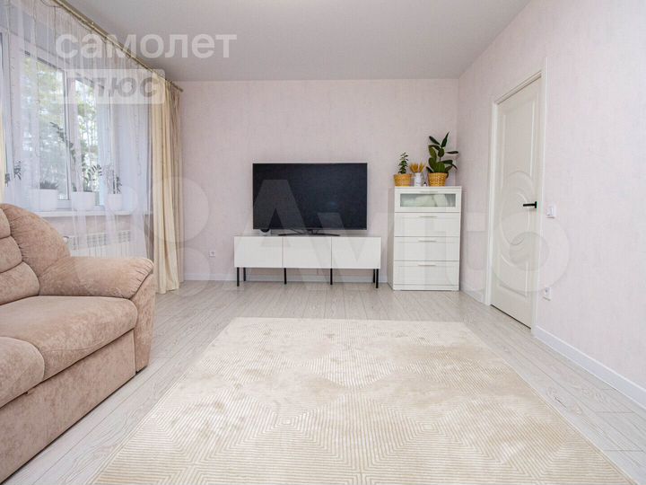 2-к. квартира, 70 м², 1/4 эт.