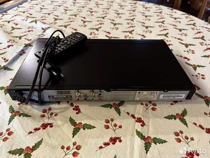 DVD плеер LG (dvx556k)