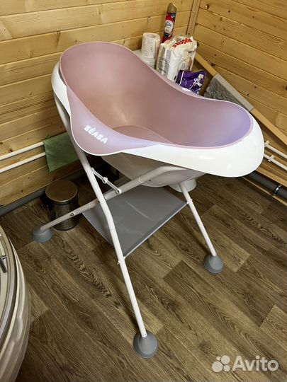 Ванночка с пелинальным столом Beaba