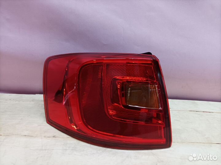 Фонарь левый внешний Volkswagen Jetta 6 2010