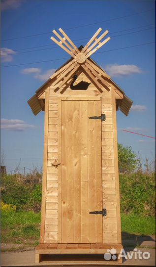 Уличный туалет деревянный BLU783