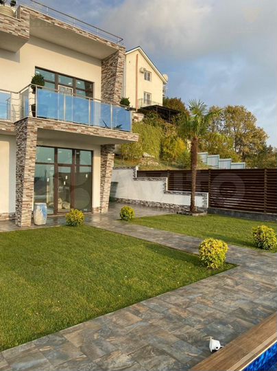 Дом 250 м² на участке 8 сот.