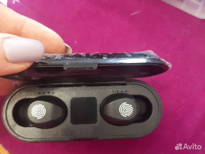 Беспроводные наушники новые