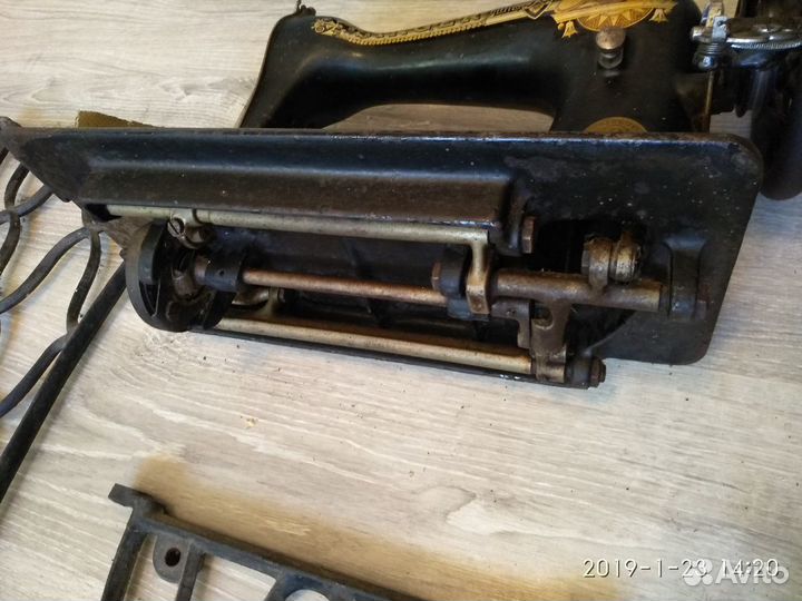 Швейная машинка Singer