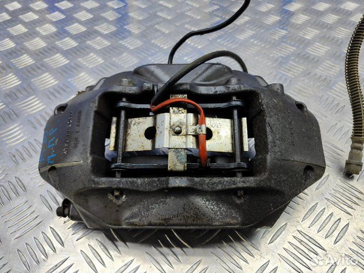 Суппорт передний правый Volkswagen Touareg 3.6 BHK