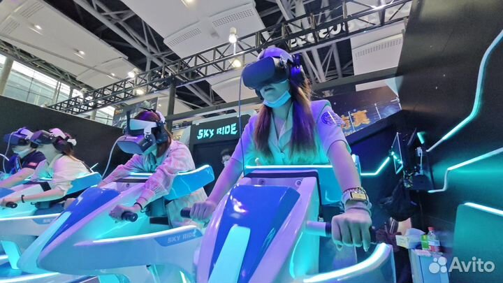 Продавец консультант на аттракционы VR