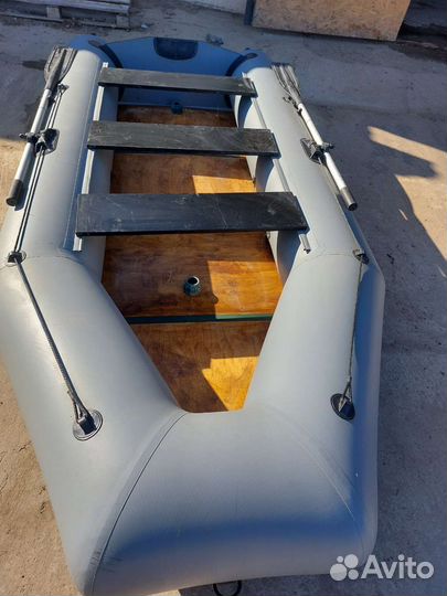 Лодка с мотором