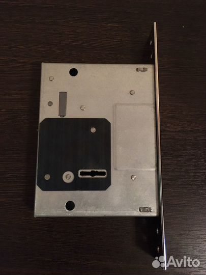 Замок для металлических дверей