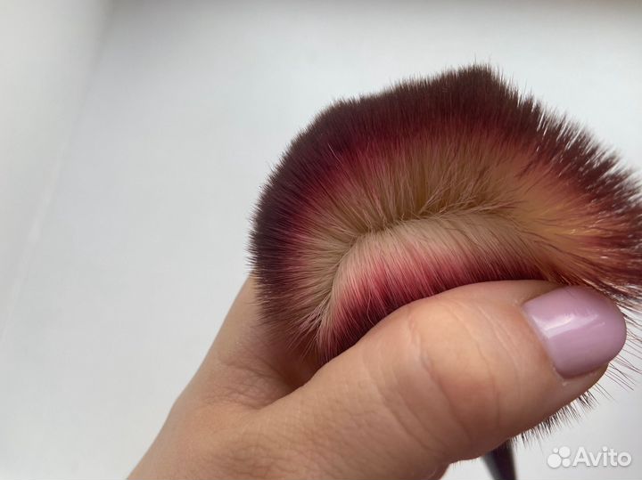 Кисть макияжная для пудры и румян