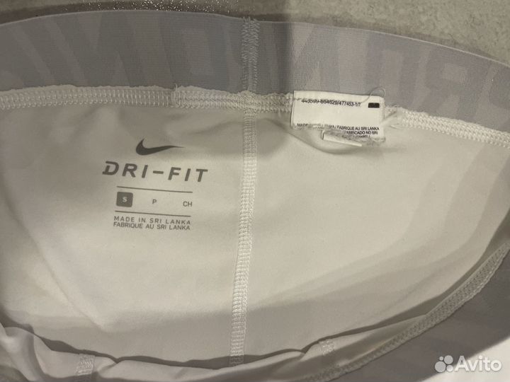 Спортивные шорты Nike