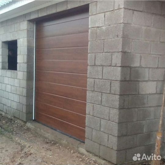 Секционные ворота