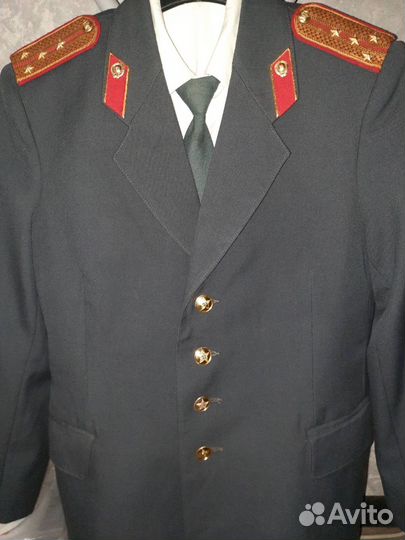 Парадная форма капитана милиции