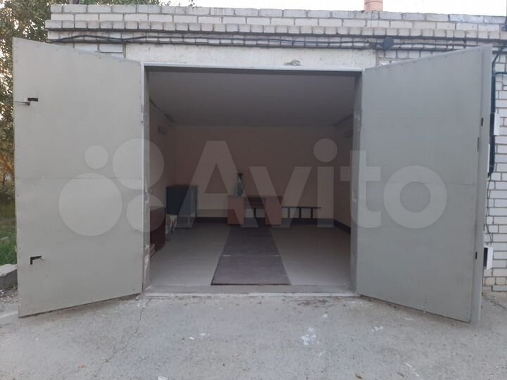 Гараж, > 30 м²