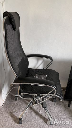 Офисное кресло