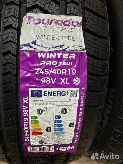 Tourador Winter Pro TSU1 245/40 R19 и 275/35 R19 99ZR