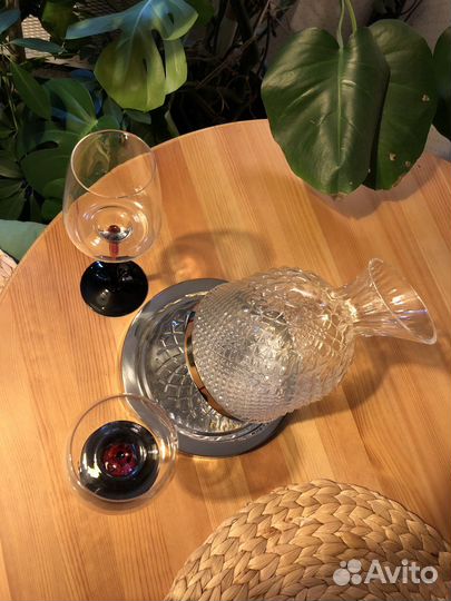 Декантер для вина и 2 бокала в подарочном кейсе