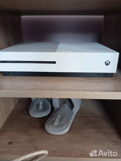Xbox One s 1tb с играми