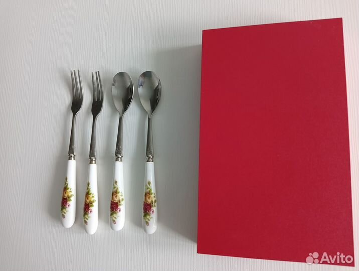 Эксклюзивный сувенирный набор столовых приборов LG