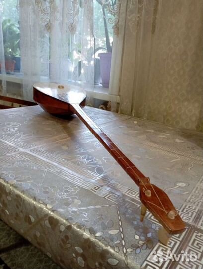 Домбра ручной работы