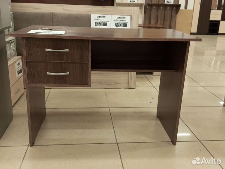 Стол письменный